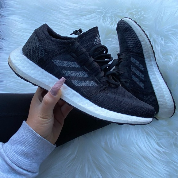 ADIDAS x BLACK & WHITE CLOUD BOOST RUNNING SHOES | Super Comfy & Great Condition - Picture 8 of 9